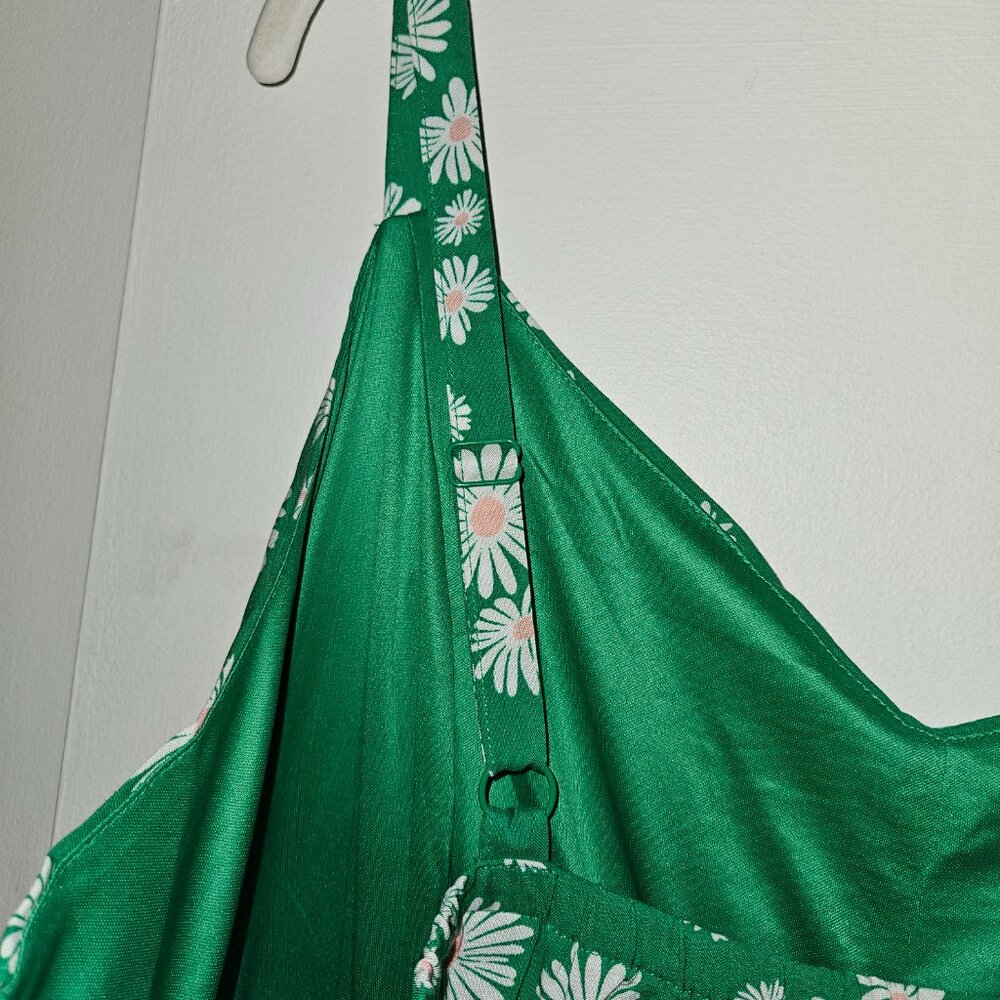 NWOT Torrid Mini Challis Skater Dress - Green w/ White Daisies (2X) - Picture 6 of 8